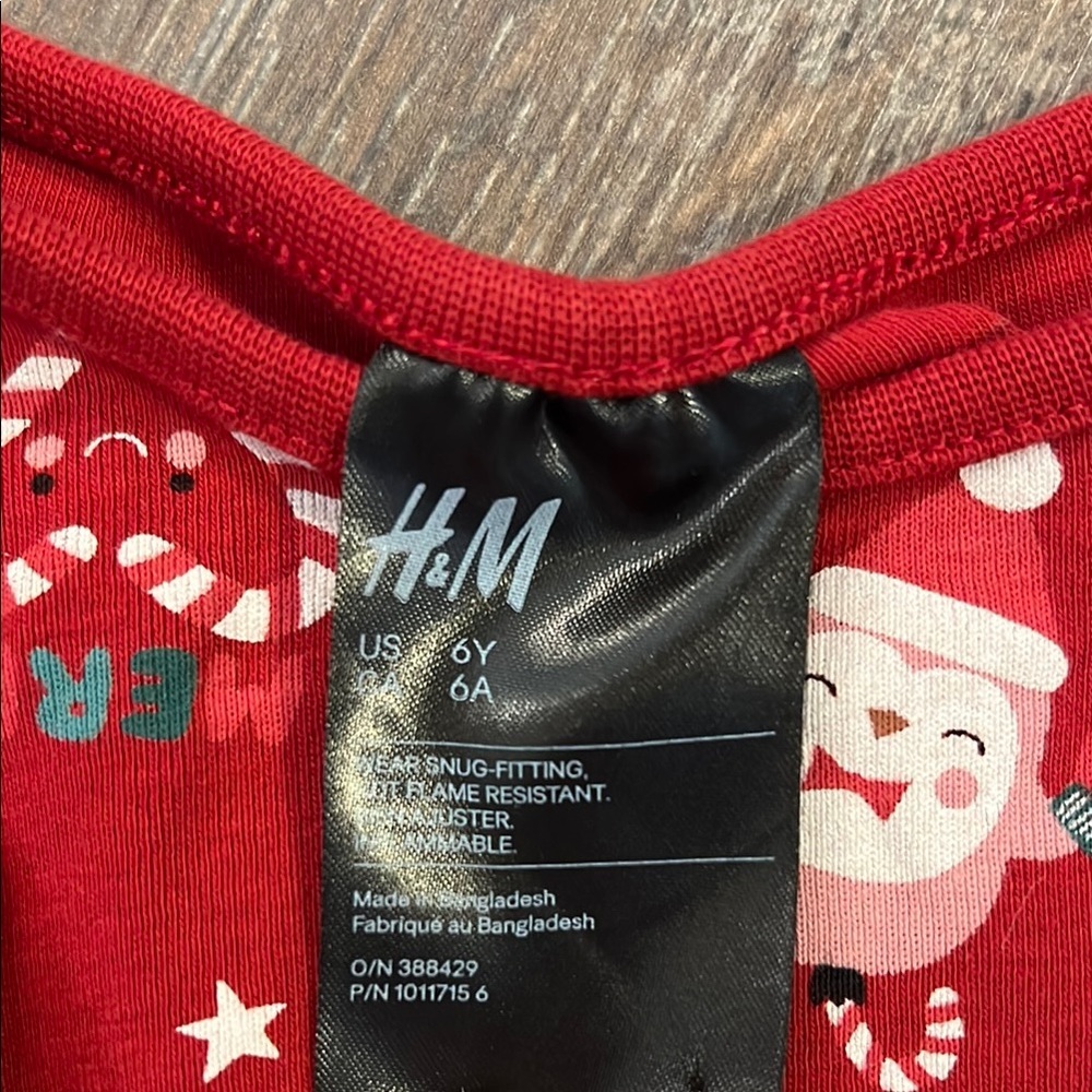 H&M Red and Green Pajama Set - Picture 8 of 9